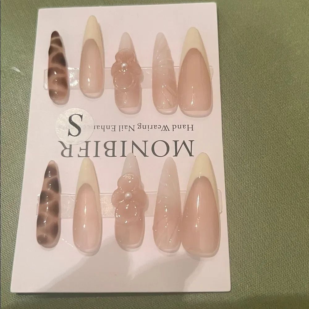 Moniber Beige and Cream Press-On Nails